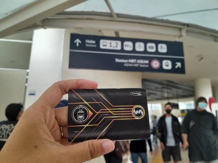 Naik transjakarta pakai kartu krl